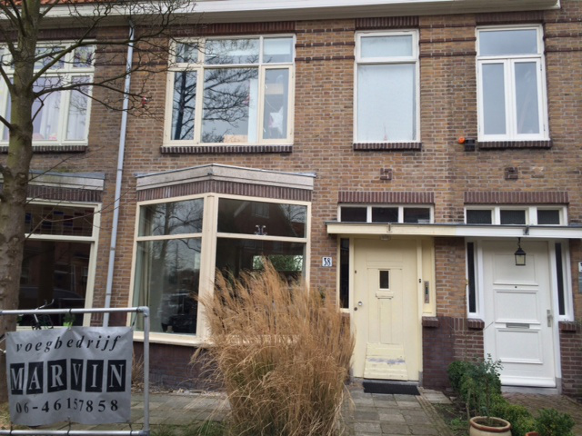 Restauratie gevel Oegstgeest - Stofarm verwijderen voeg, gevelreiniging, voegen, scheurherstel met Thor Helical